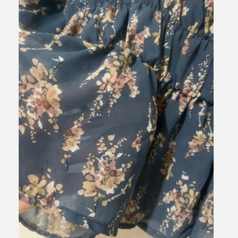 SHEIN L Blue Floral Sheer Short Sleeve Button Detail V-Neck Blouse Shirt Top - Picture 7 of 11